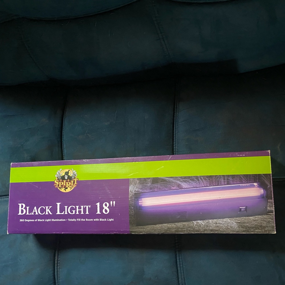Spirit Black Light 18" - Purple and Green